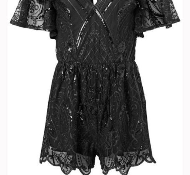 Size 4 Sequined Black Cocktail Dress on Queenly