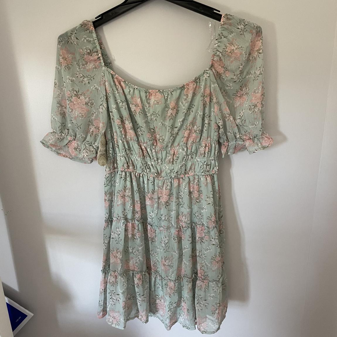 Size 6 Floral Green A-line Dress on Queenly