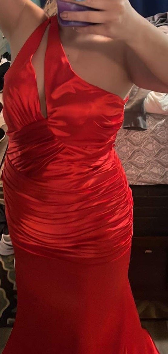 Size 10 Prom One Shoulder Satin Red Dress With Train on Queenly