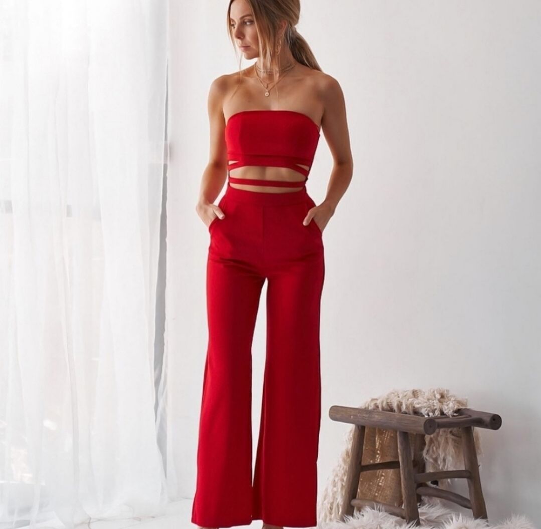 Size 6 Strapless Red Formal Jumpsuit on Queenly