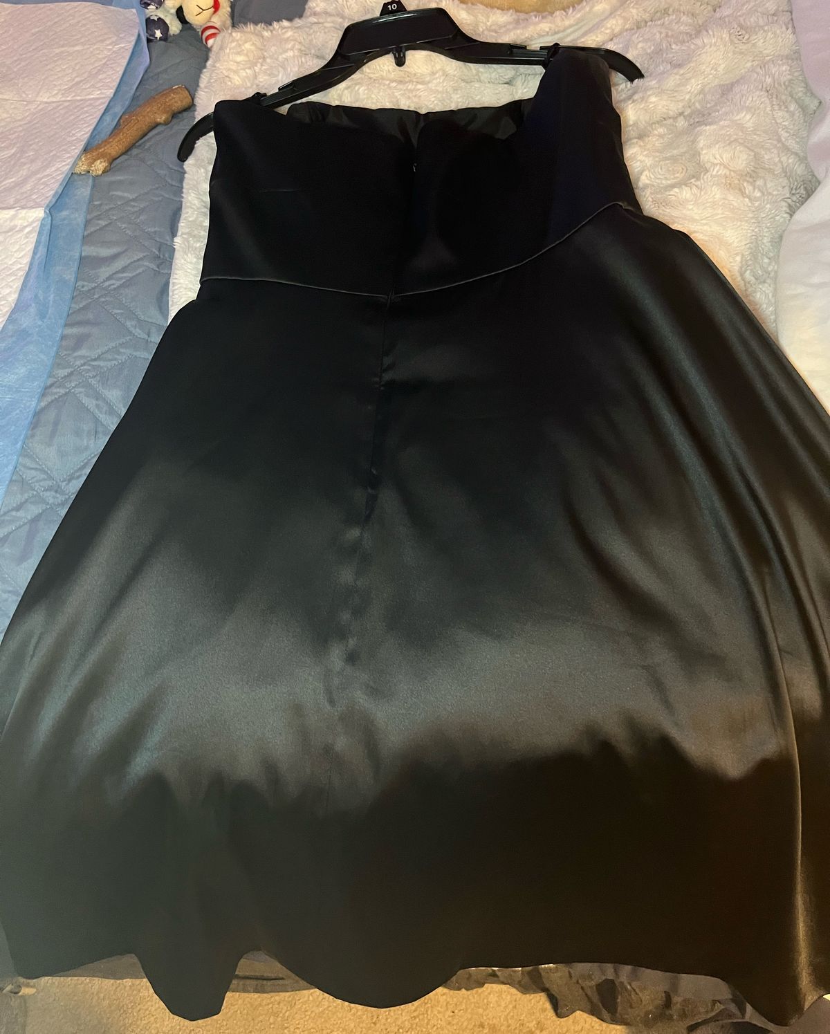 Size 8 Prom Strapless Satin Black Cocktail Dress on Queenly