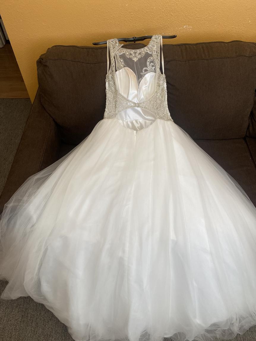 Size 12 Prom White Ball Gown on Queenly