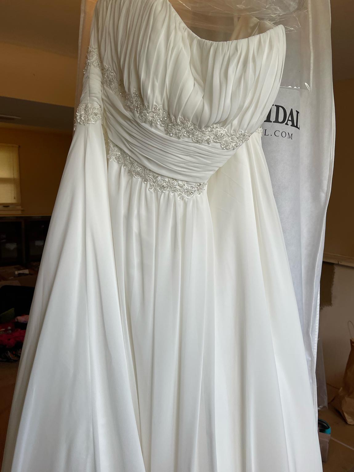 Plus Size 24 Wedding Strapless Lace White Ball Gown on Queenly