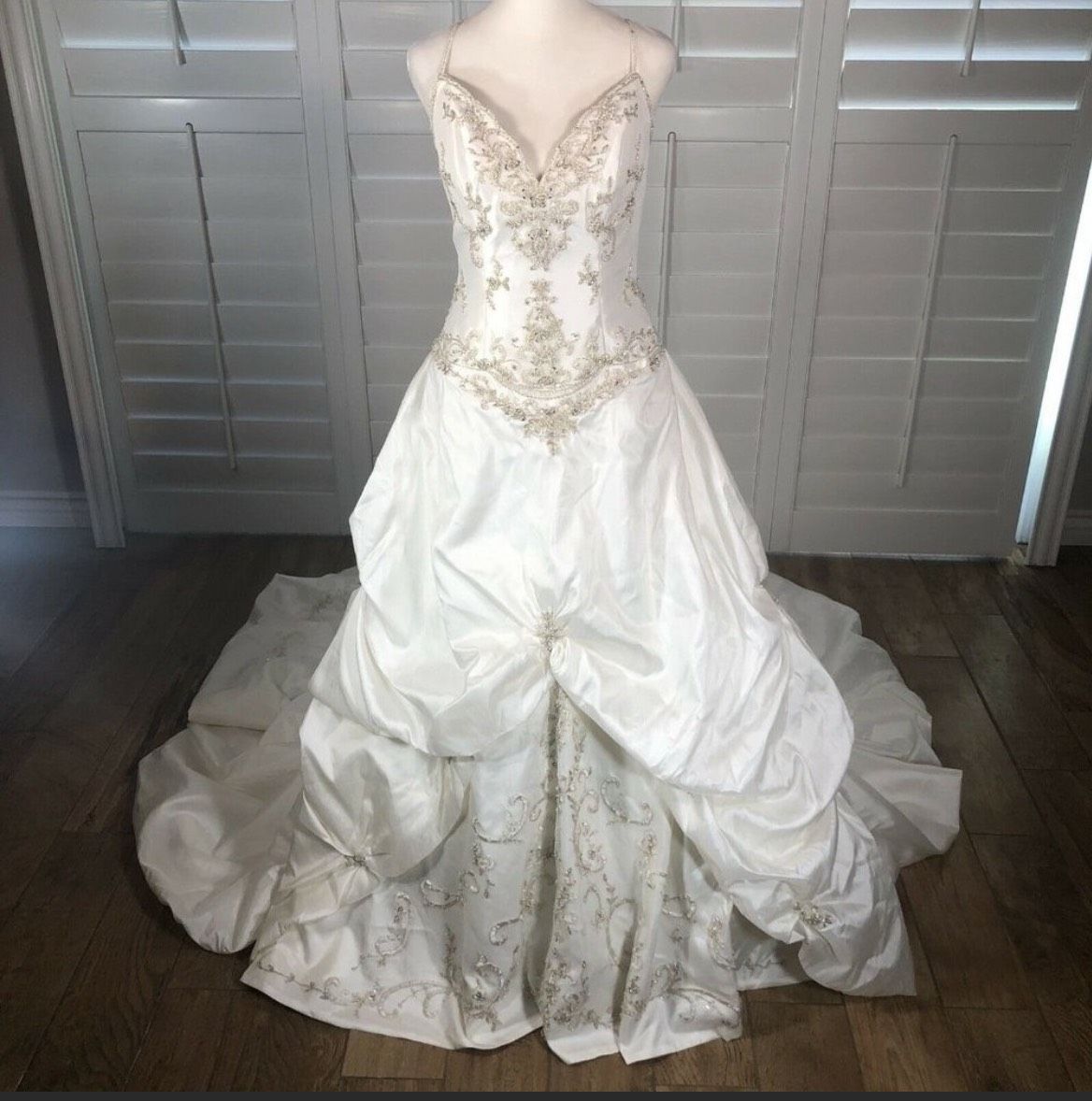 Christina Wu Size 10 White Ball Gown on Queenly