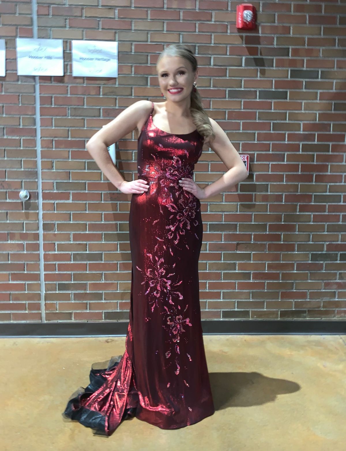 Ellie Wilde Size 0 Burgundy Red Mermaid Dress on Queenly