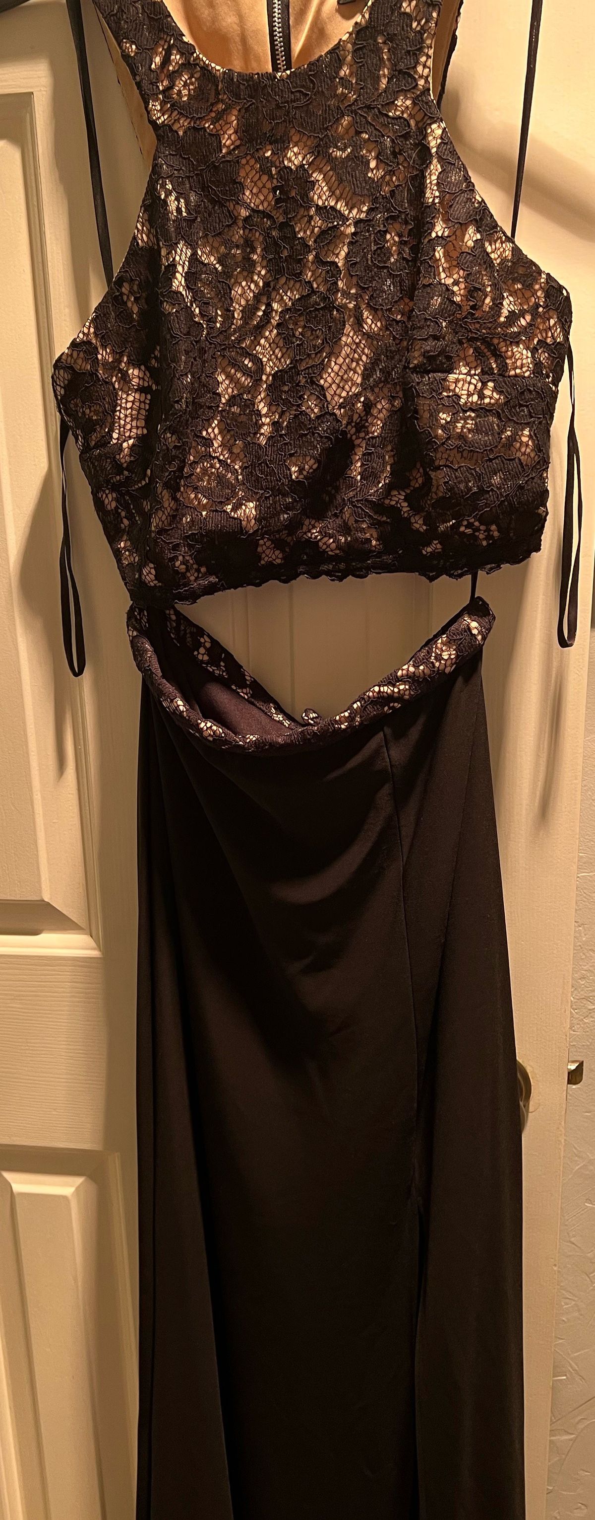Size 4 Prom Black Side Slit Dress on Queenly