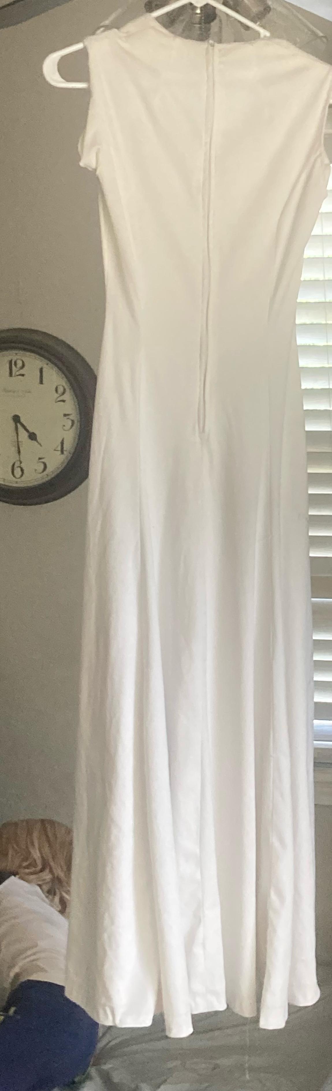 None Size 4 Wedding White Floor Length Maxi on Queenly