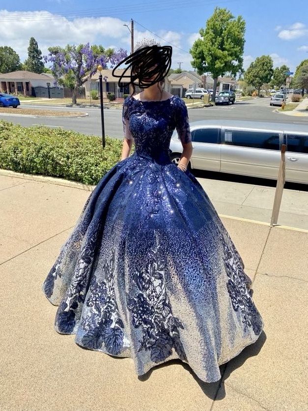 Size 0 Navy Blue Ball Gown on Queenly