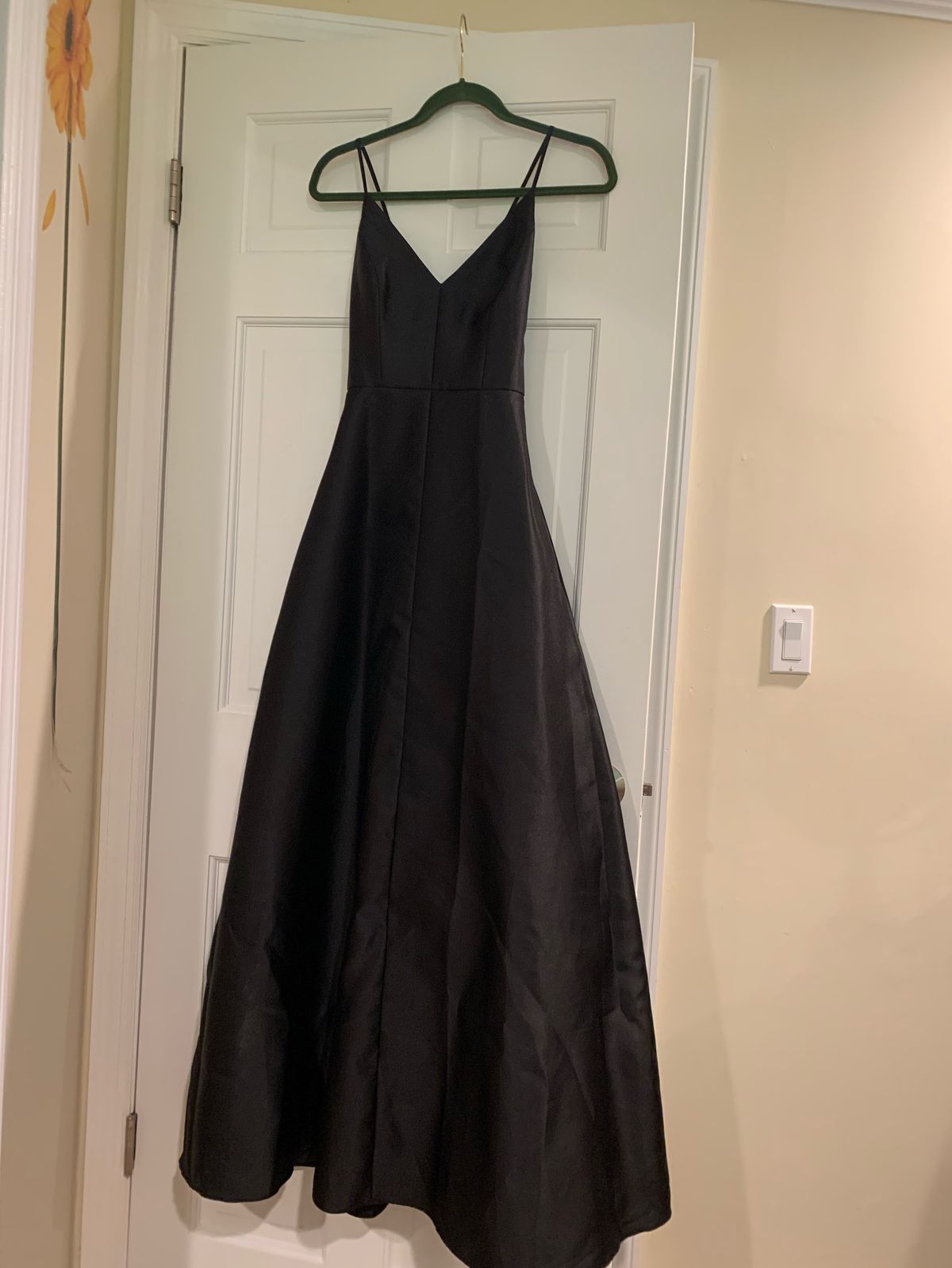 Alfred Sung Size 2 Prom Black Ball Gown on Queenly