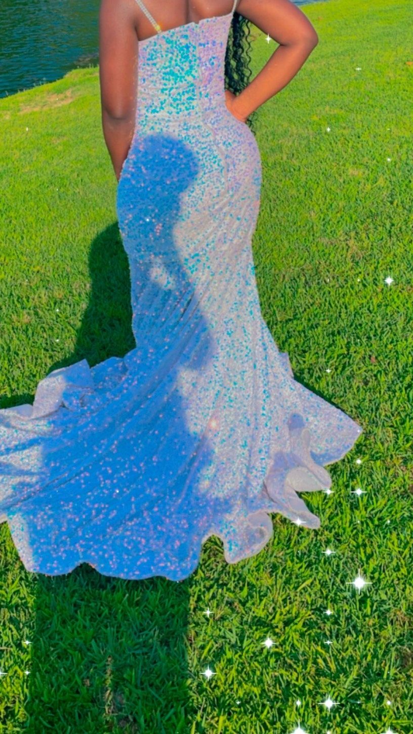 Girls Size 6 Prom Sequined White Mermaid Dress on Queenly