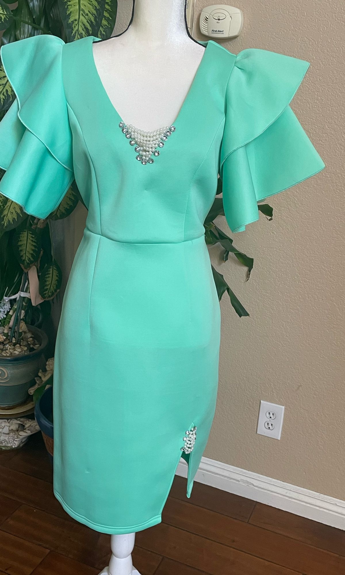 Size 10 Green Floor Length Maxi on Queenly