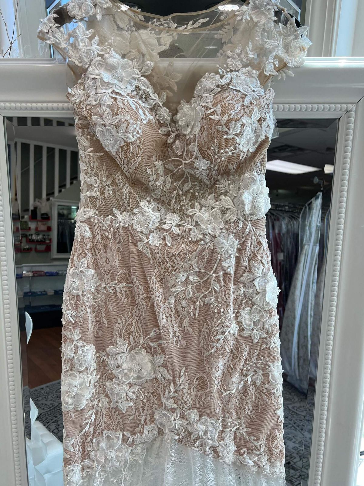 Style 93602 Tarik Ediz Size 8 Wedding Lace White Mermaid Dress on Queenly