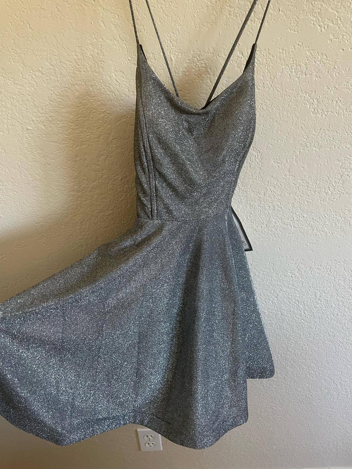 Macy’s Size 0 Prom Silver Cocktail Dress on Queenly