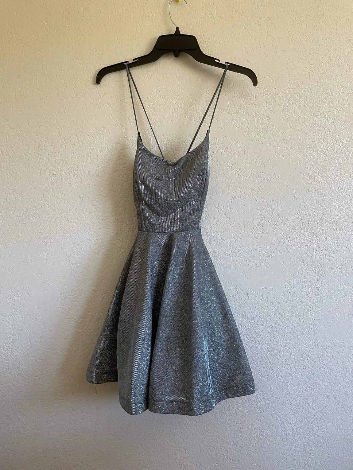 Macy’s Size 0 Prom Silver Cocktail Dress on Queenly