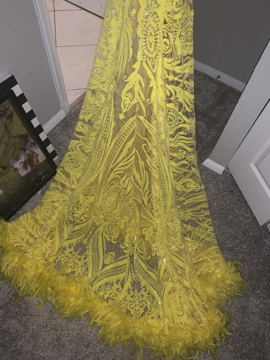 @nova_ceo Size 0 Prom Yellow Dress With Train on Queenly