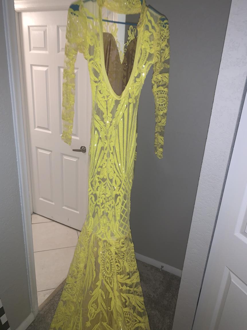 @nova_ceo Size 0 Prom Yellow Dress With Train on Queenly