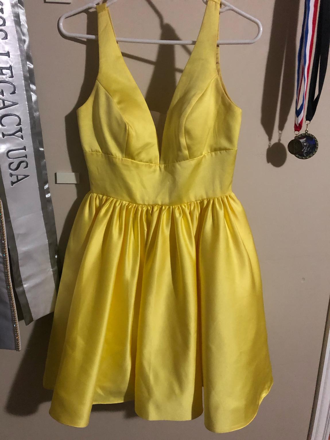 Size 4 Yellow Cocktail Dress on Queenly