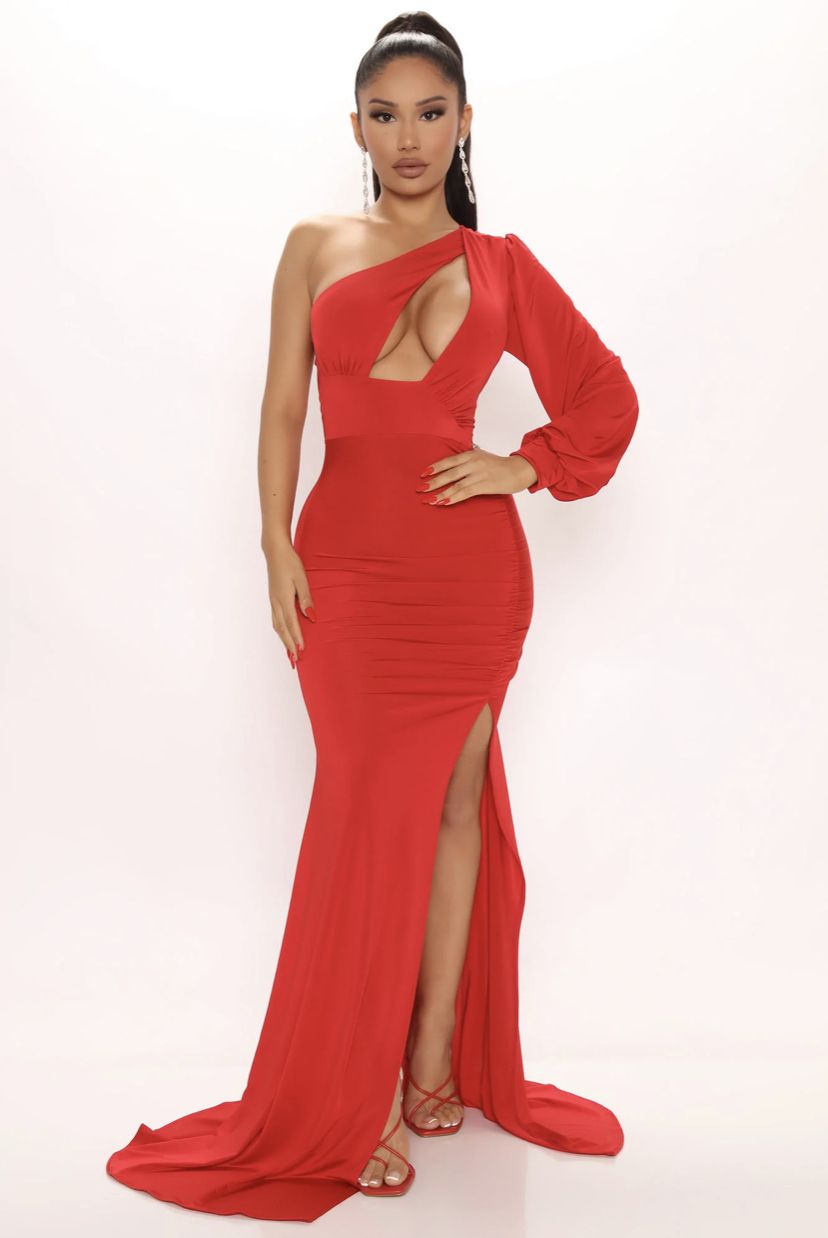 Size 10 Prom Long Sleeve Red Side Slit Dress on Queenly