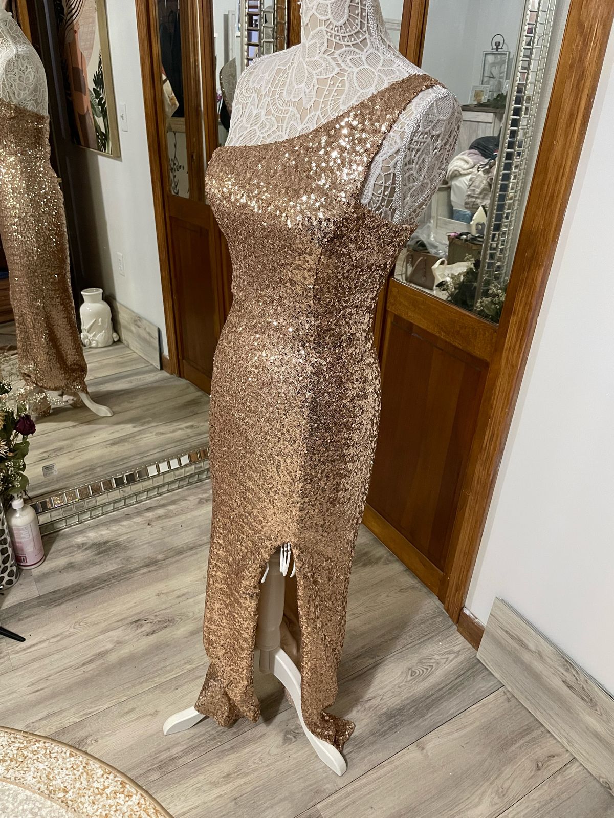 Size 6 Prom Sequined Nude Floor Length Maxi on Queenly