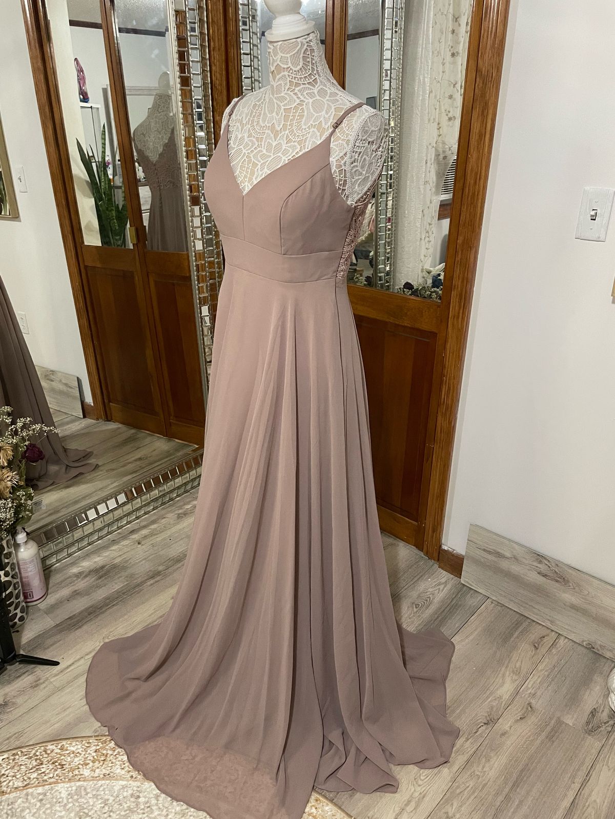 Size 10 Bridesmaid Lace Pink Mermaid Dress on Queenly