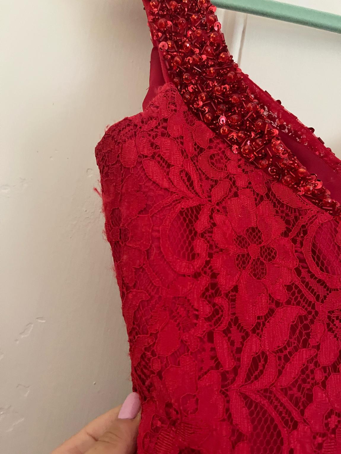 Mac Duggal Size 4 Lace Red Cocktail Dress on Queenly