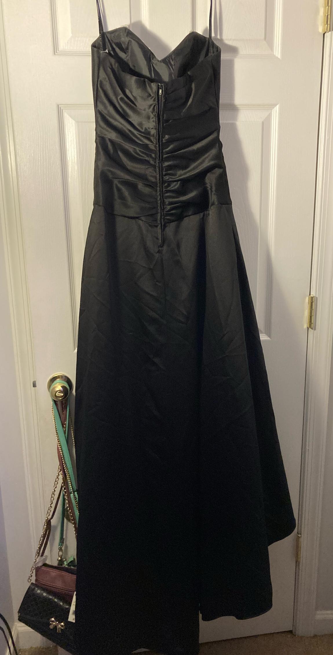 Girls Size 5 Prom Black A-line Dress on Queenly