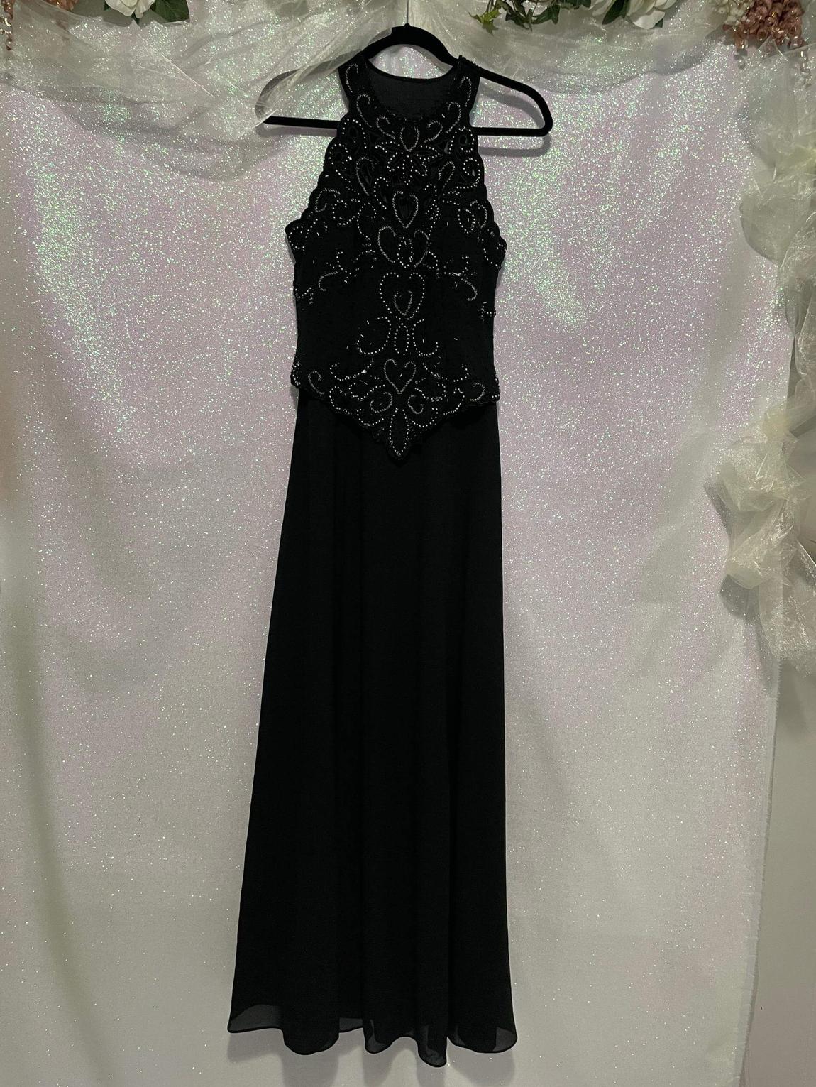 Size 2 Prom Halter Lace Black A-line Dress on Queenly