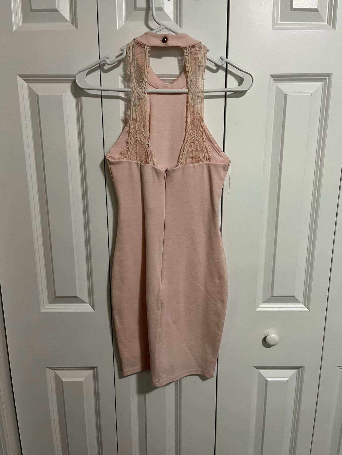 Size 0 Homecoming Lace Light Pink Cocktail Dress on Queenly