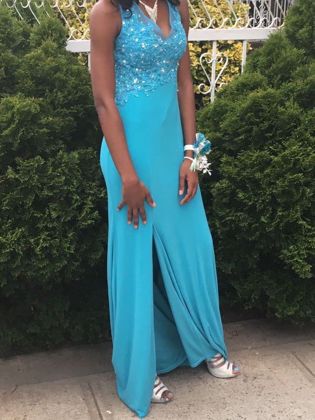 Size 4 Prom Sequined Light Blue Side Slit Dress on Queenly