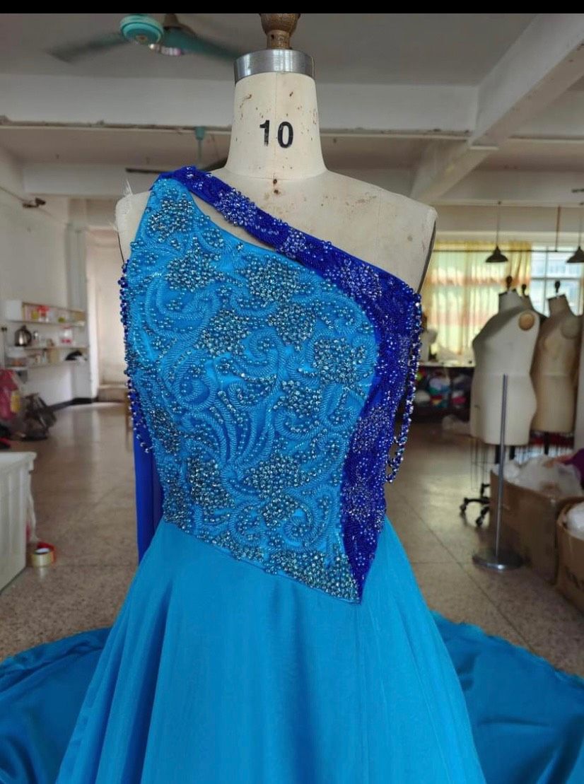 Yubin Gao Size 6 Blue Ball Gown on Queenly