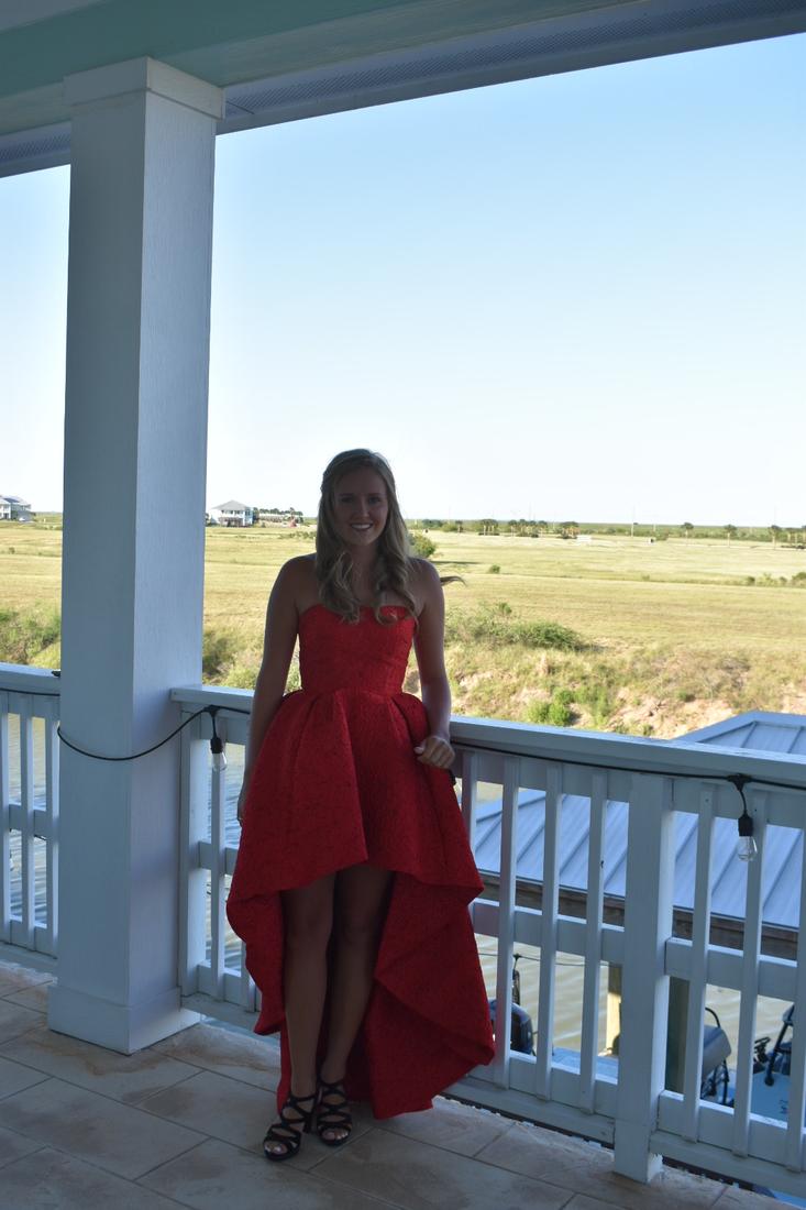 Sherri Hill Size 6 Bridesmaid Lace Red Dress With Train on Queenly