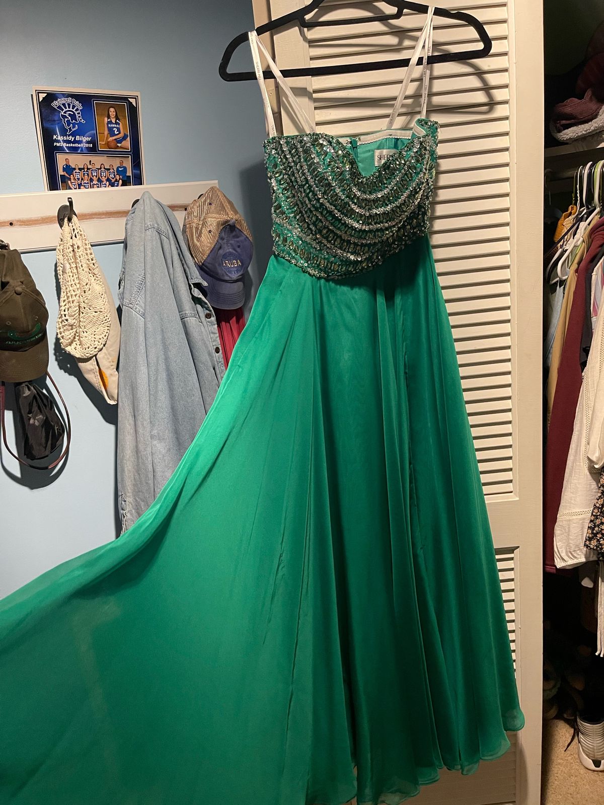 Sherri Hill Size 2 Strapless Green A-line Dress on Queenly