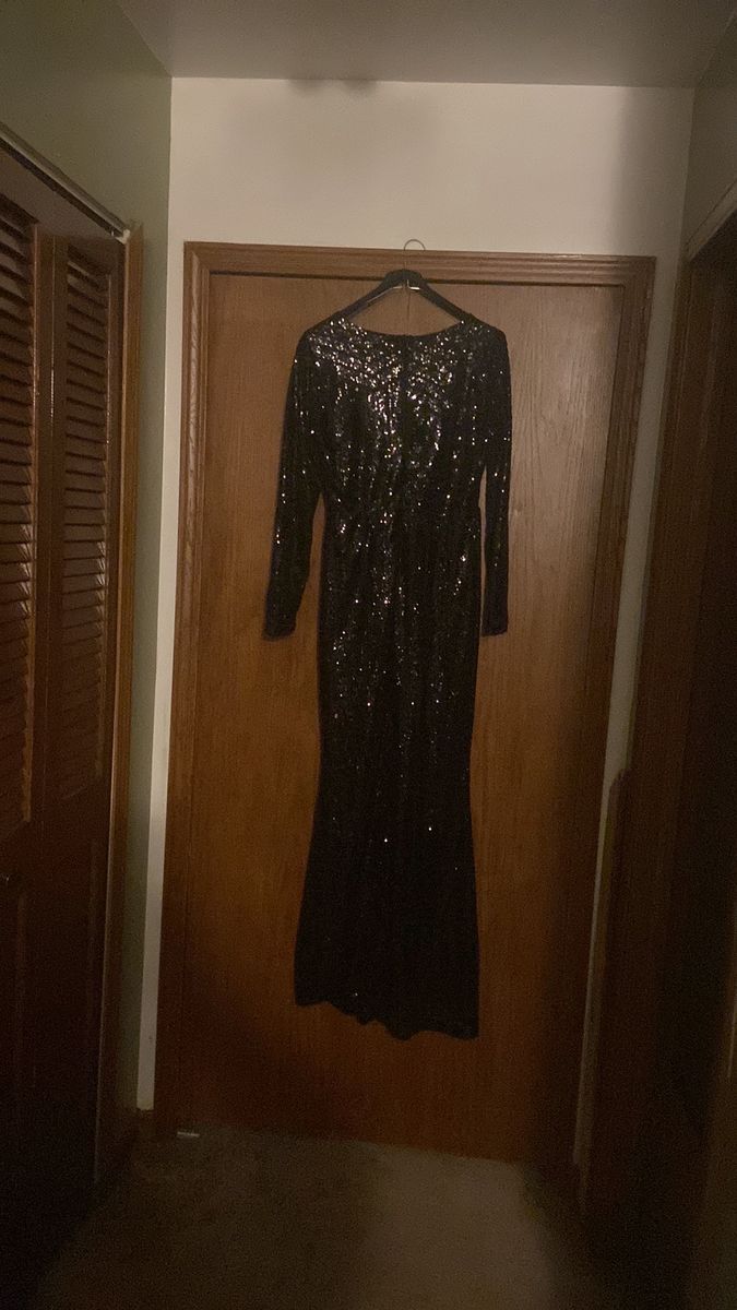 Size 8 Sequined Black Mermaid Dress on Queenly