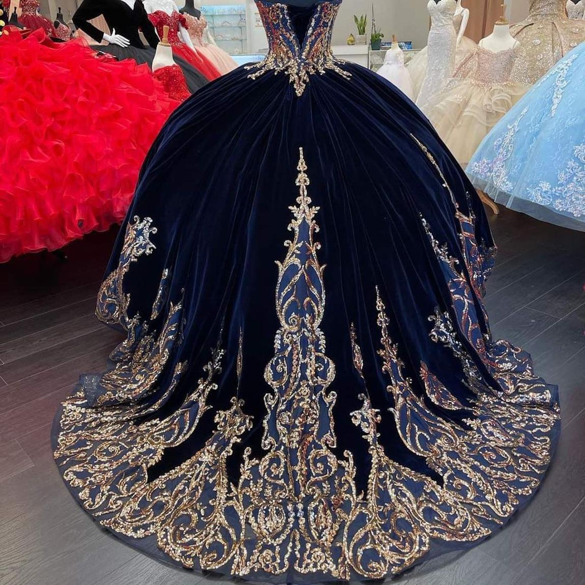Size 12 Navy Blue Ball Gown on Queenly