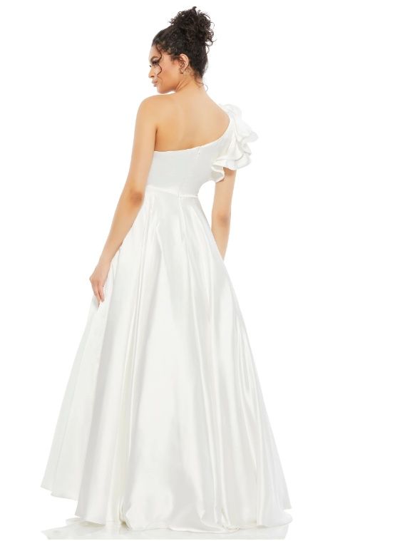Style Megan Mac Duggal Size 2 Satin White Ball Gown on Queenly