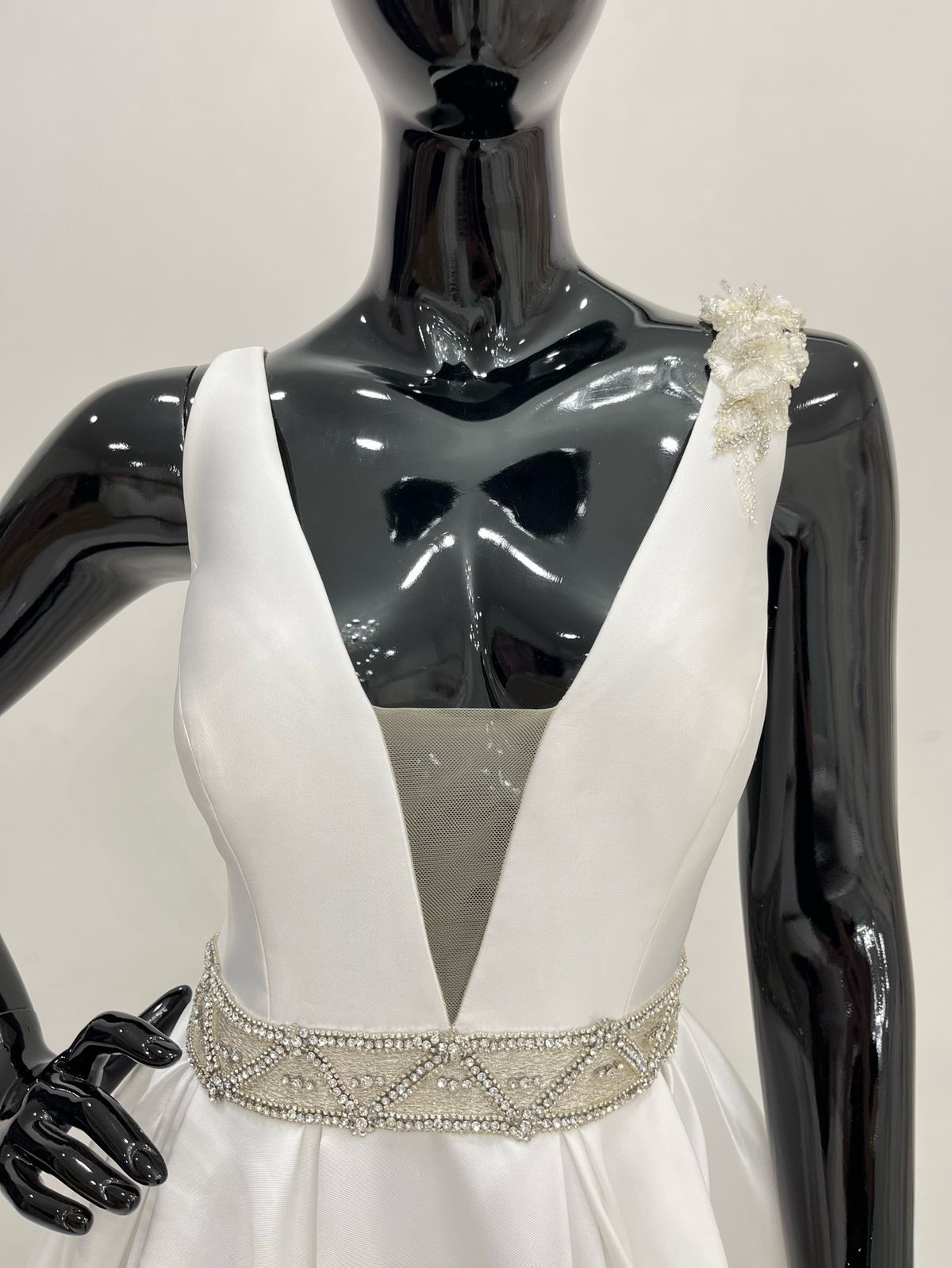 Jovani Size 10 Wedding Plunge Satin White A-line Dress on Queenly