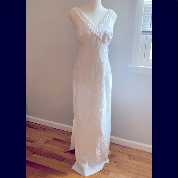 Size 6 Wedding Lace White Floor Length Maxi on Queenly