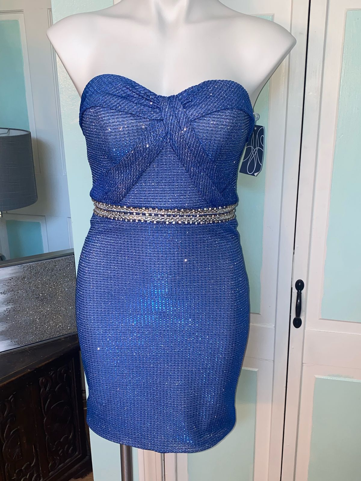 Lucci Lu Size 4 Prom Sequined Blue Cocktail Dress on Queenly