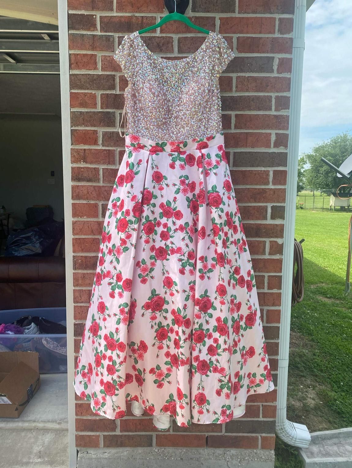Size 14 Prom Cap Sleeve Floral Multicolor Ball Gown on Queenly