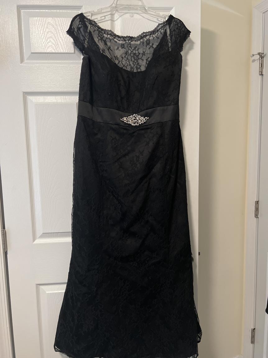 Plus Size 16 Prom Lace Black Cocktail Dress on Queenly