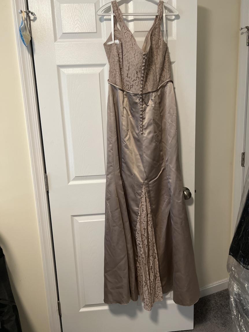 Size 14 Prom Lace Nude A-line Dress on Queenly