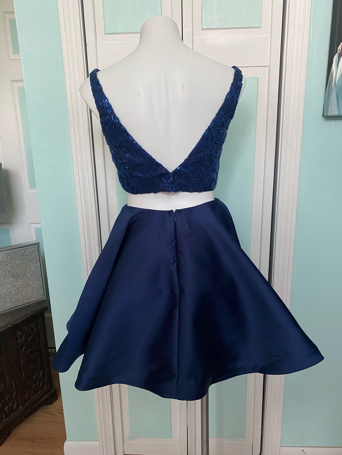 Jolene Size 6 Prom Lace Navy Blue Cocktail Dress on Queenly