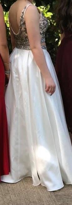 Size 8 Prom Sequined White Ball Gown on Queenly