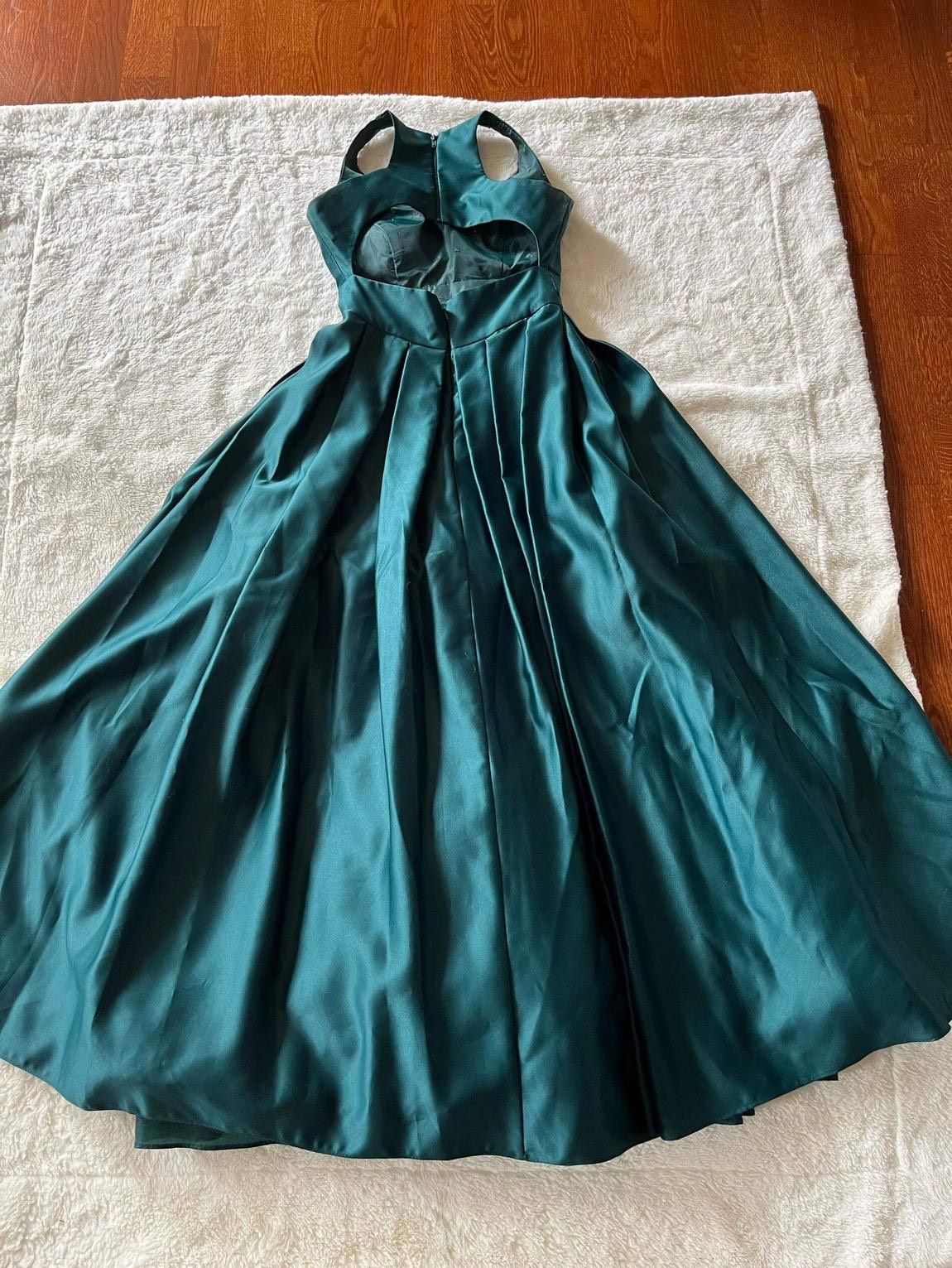 Morgan and Co Size 0 Emerald Green Ball Gown on Queenly
