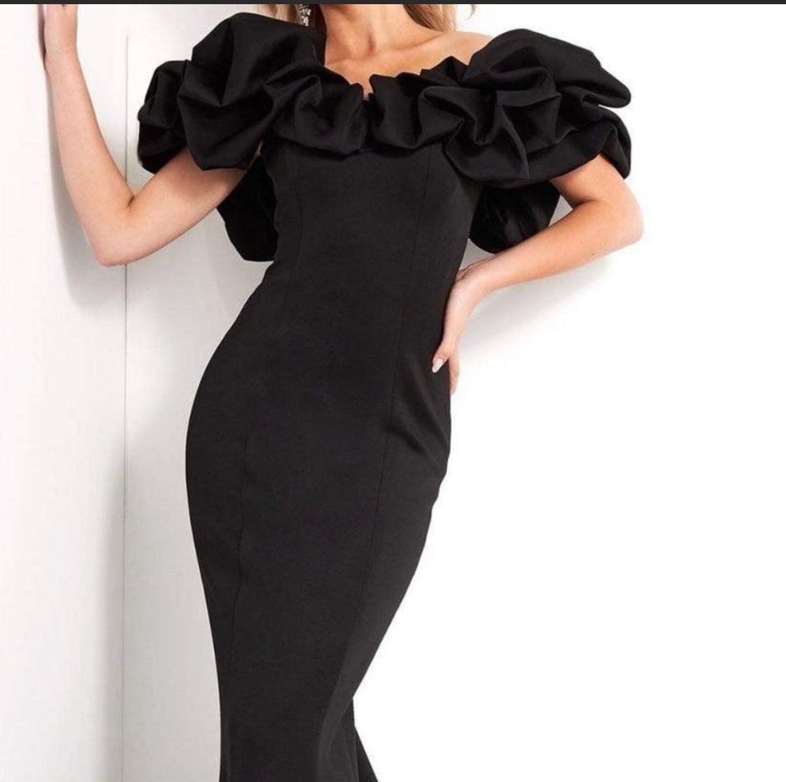 Jovani Size 8 Off The Shoulder Black Mermaid Dress on Queenly