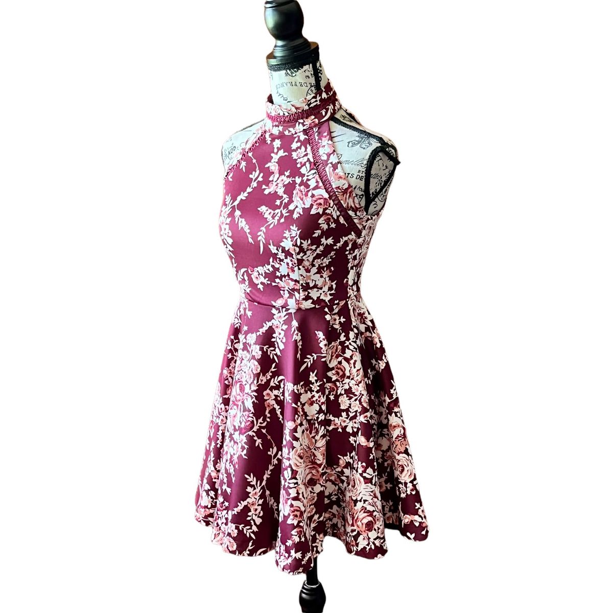Size 2 Homecoming Floral Multicolor A-line Dress on Queenly
