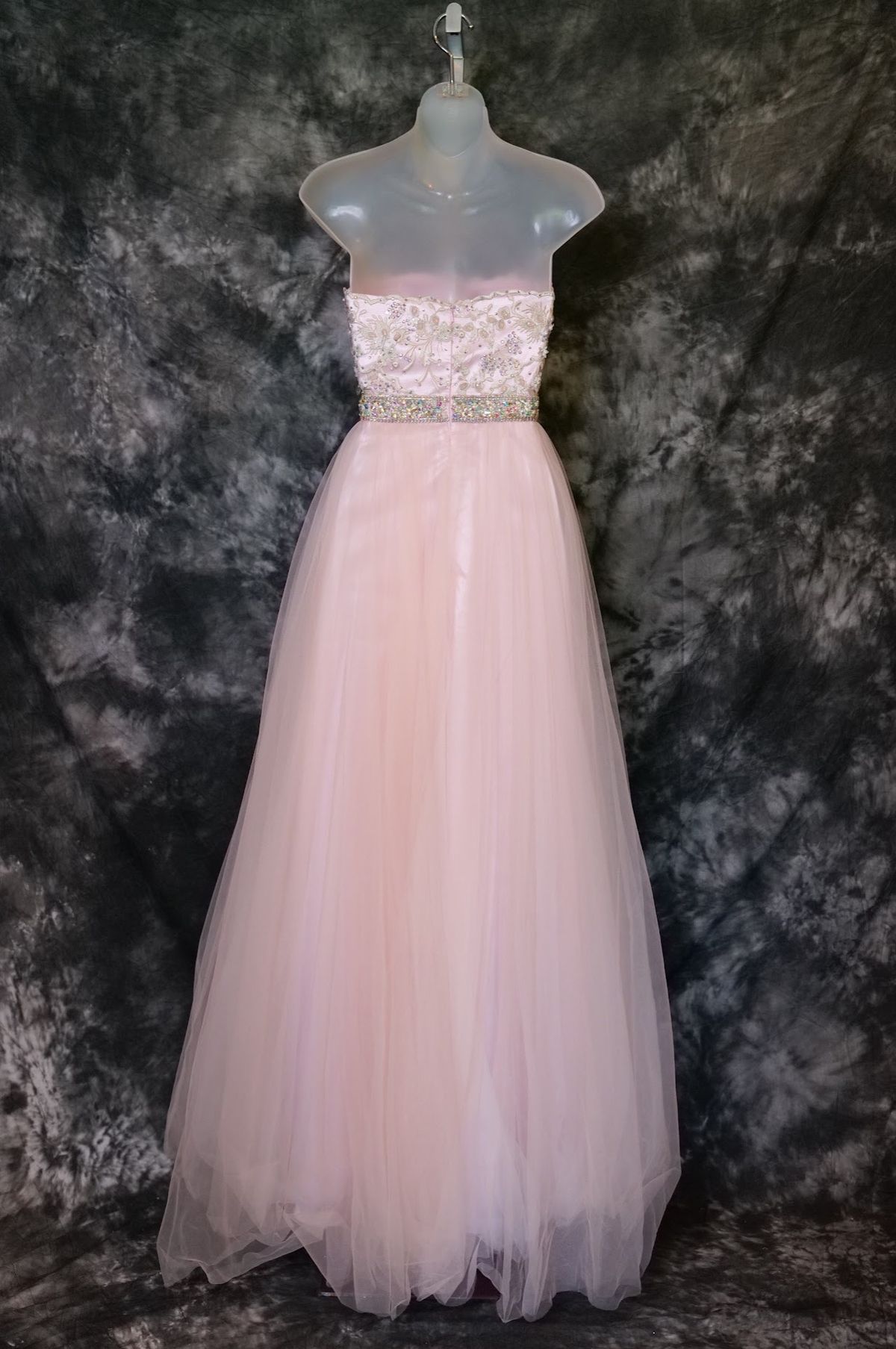 Size 6 Prom Light Pink Dress With Train on Queenly