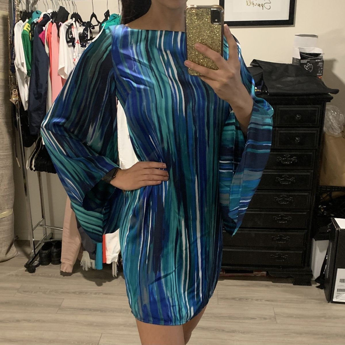 Size 6 Long Sleeve Satin Multicolor Cocktail Dress on Queenly