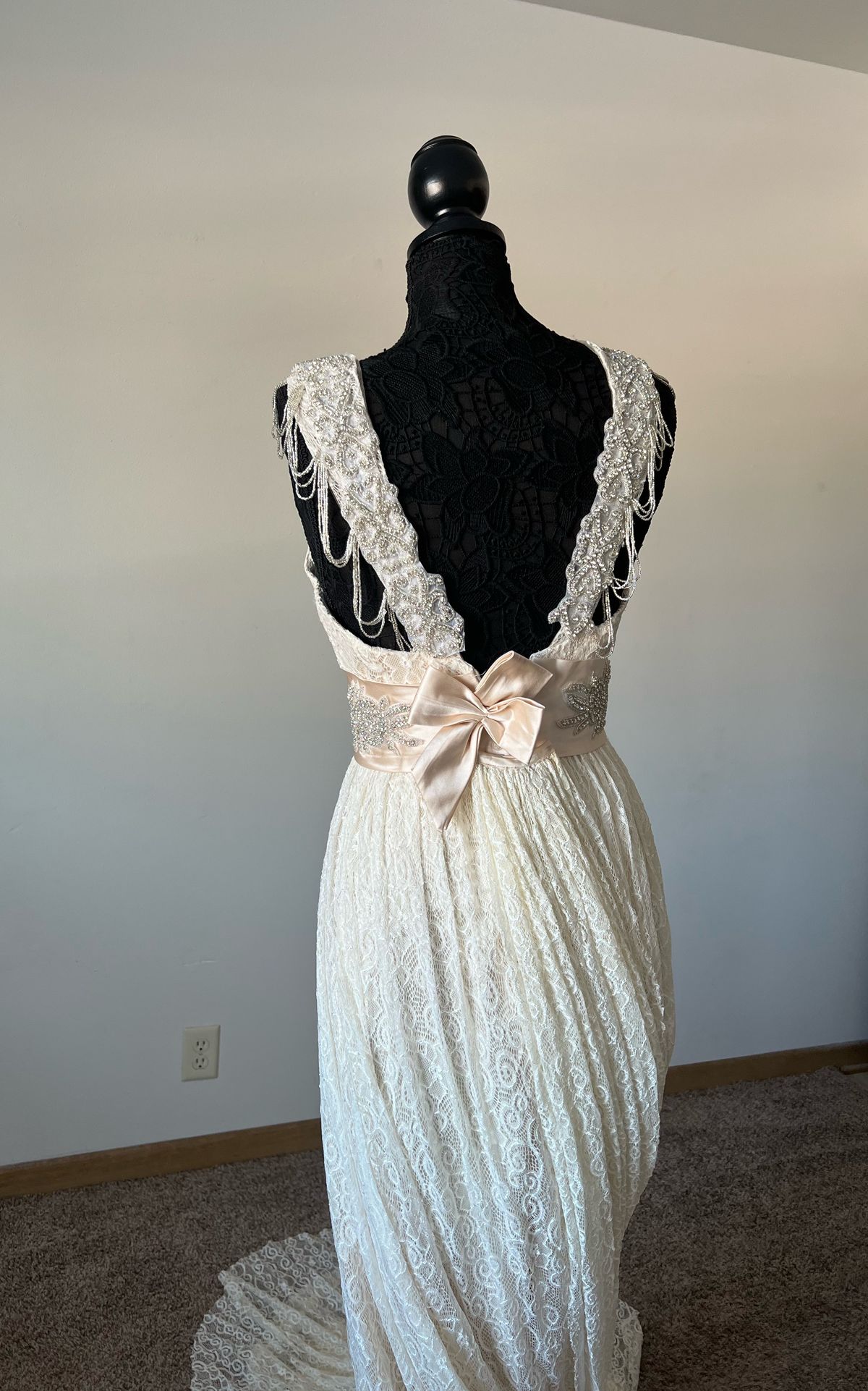 Size 6 Wedding Lace Nude Dress With Train on Queenly