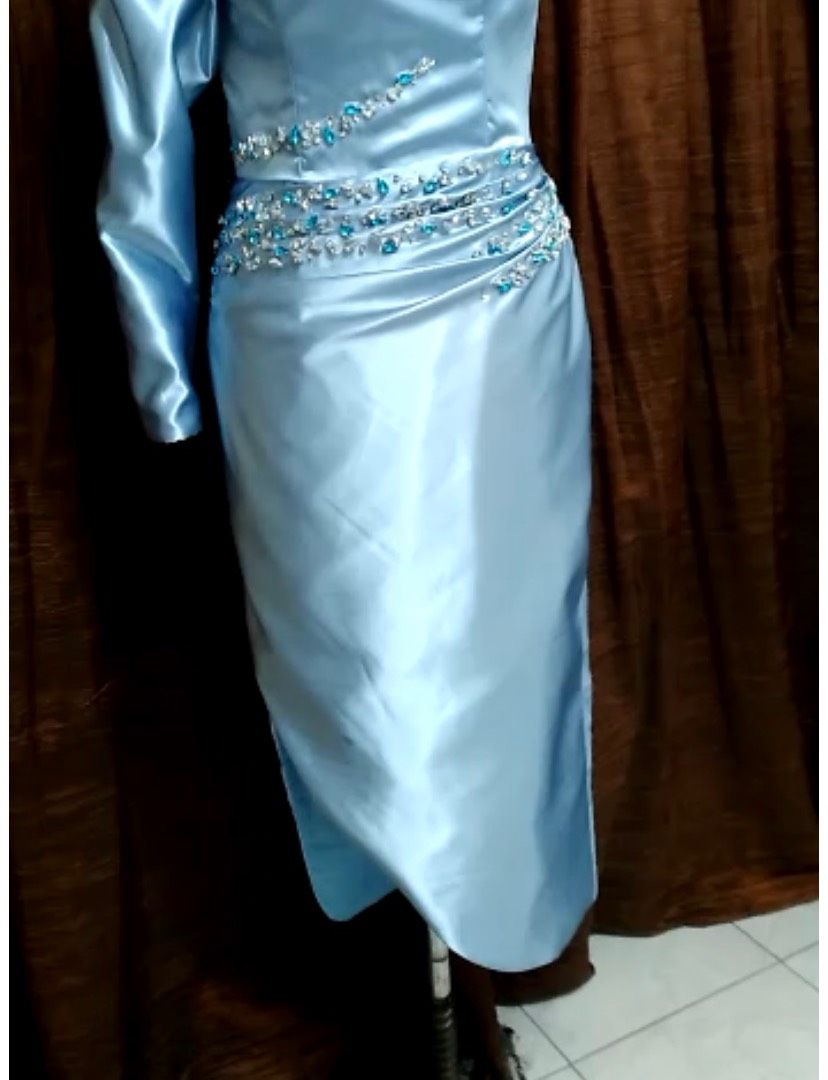 Size 0 Long Sleeve Sequined Light Blue Cocktail Dress on Queenly
